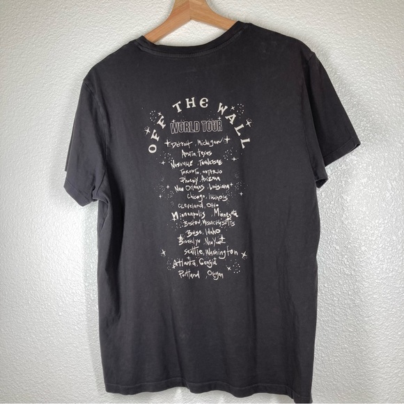 Vans Women’s Off The Wall World Tour Short Sleeve T-shirt Washed Black Large - Picture 10 of 14